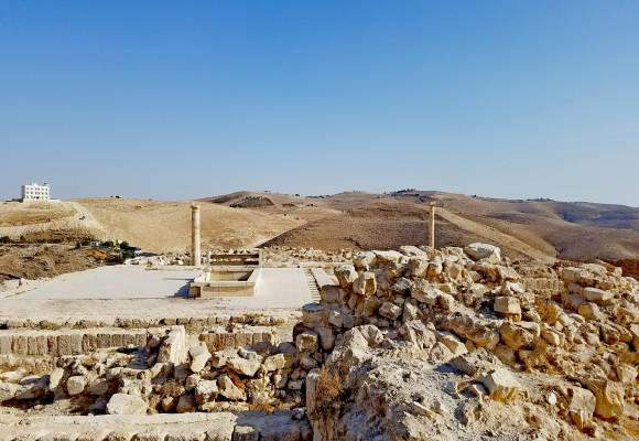 Madaba’s Mukawir sees 600% tourism surge after service improvements