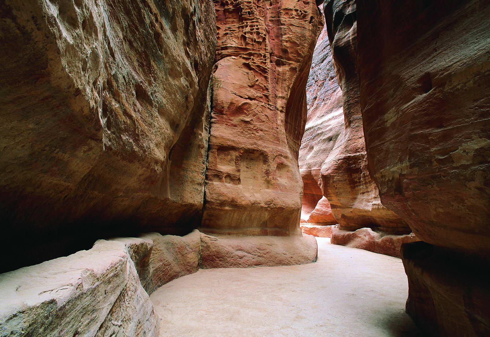 Top Places to Visit in Jordan During Autumn: A Guide to Exploring History, Nature, and Adventure